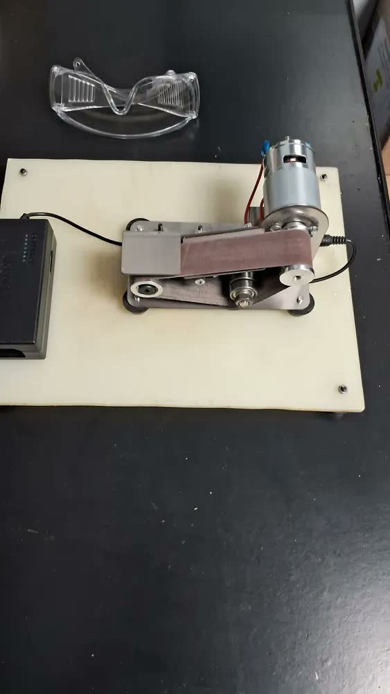 foto de Mini Lixadeira Elétrica De Cinta Bancada Compacta 20 Cintas