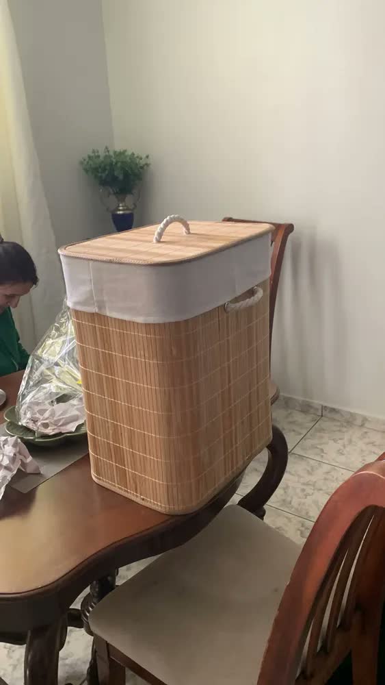 foto de Cesto de Roupa Suja L.A Utilidades Bambu Natural Dobrável Bege 50L com Tampa e Alças