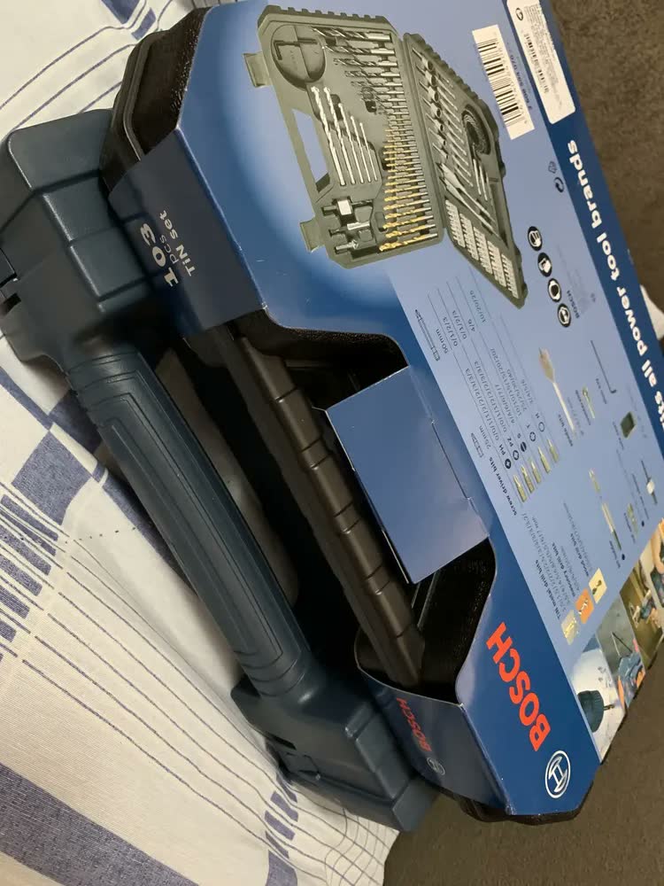 foto de Furadeira Parafusadeira Sem Fio De 6mm Bosch Gsr 1000 Smart C/ Maleta + Jogo Kit Pontas Brocas 103 Peças Bosch