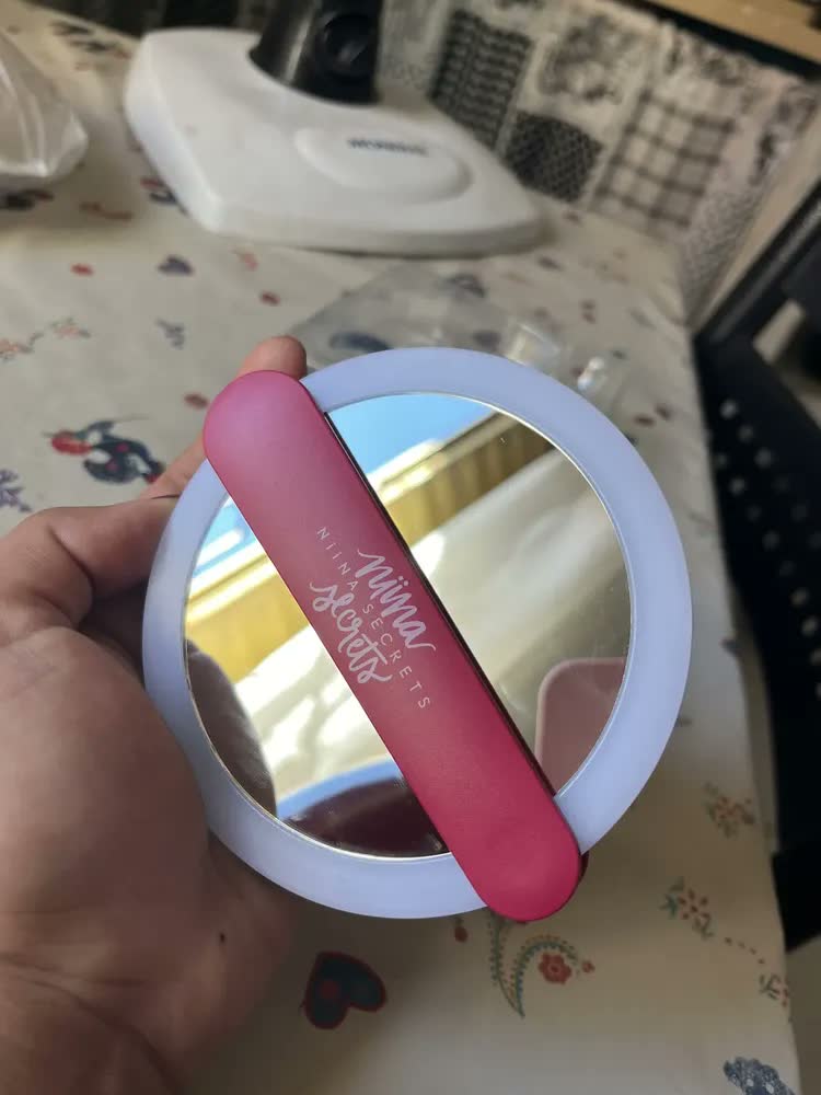 foto de Espelho de Maquiagem LED Niina Secrets Pocket Pink Redondo para Bolsa