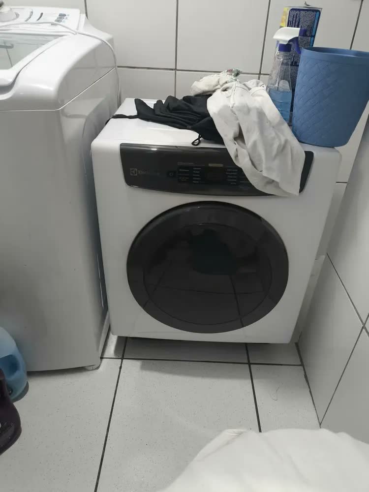 foto de Secadora De Roupa Electrolux 11kg Branco Premium Care Svb11