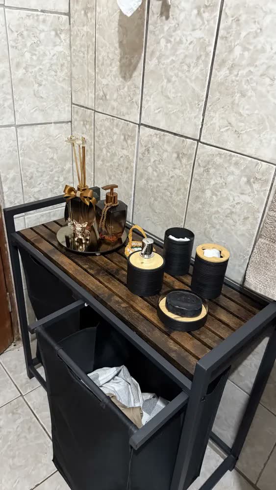 foto de Cesto de roupa suja Vasagle com tampa, 2 bolsas e 2 prateleiras, preto sólido