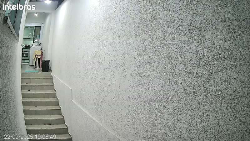 foto de Câmera Inteligente Im7 + 3mp De Resolução Branca Intelbras