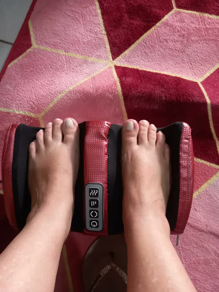 foto de Aparelho Massageador Pés E Panturrilha Shiatsu 3d Bivolt