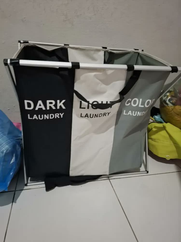 foto de Cesto Organizador Roupas Sujas Dobrável 3 Divisórias Teem Cor Escura 19kg