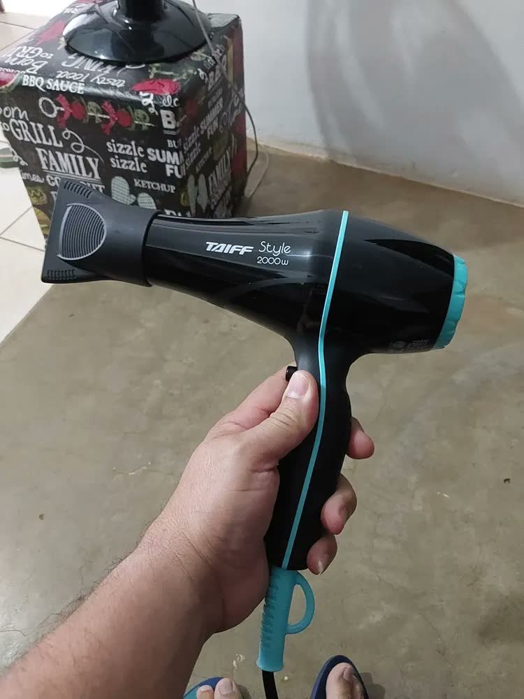 foto de Secador Cabelo 2000w Taiff Profissional Style Preto Potente