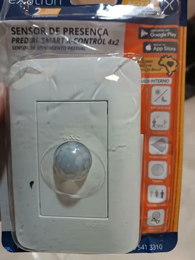 foto de Sensor Presença Movimento Fotocélula Parede Exatron LESP4000XC2 4x2 Configuração App Xcontrol Bivolt Preto Fosco