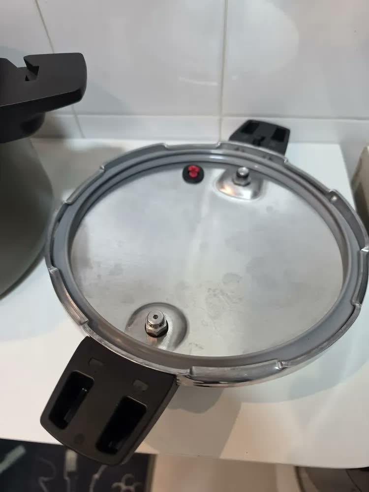 foto de Panela Pressão Arizona Indução 20cm 4,5l inox Tramontina