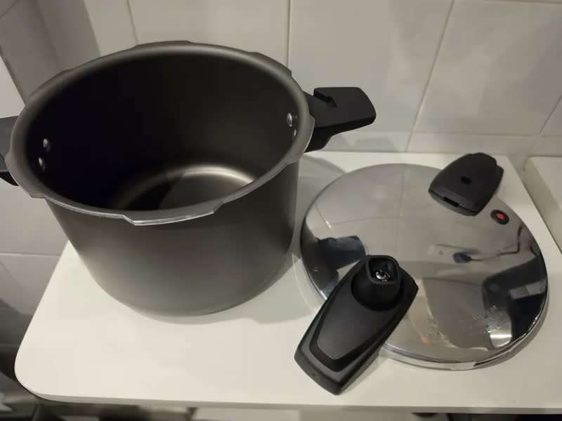 foto de Panela Pressão Arizona Indução 20cm 4,5l inox Tramontina