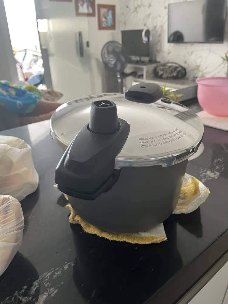 foto de Panela Pressão Arizona Indução 20cm 4,5l inox Tramontina