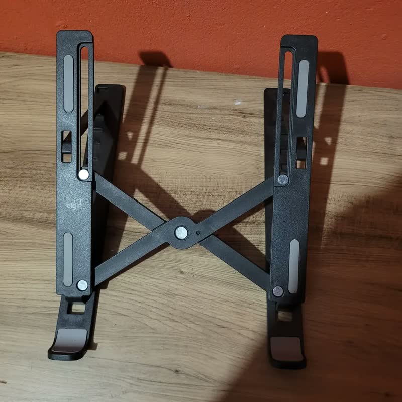 foto de Suporte de Mesa Portátil ELG NTB8520B para Notebook/Laptop de 10