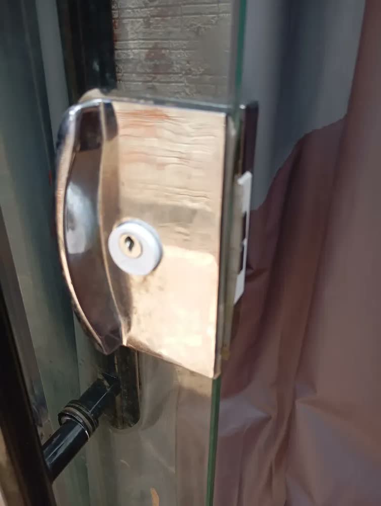 foto de Fechadura Para Porta De Vidro Cor Preto