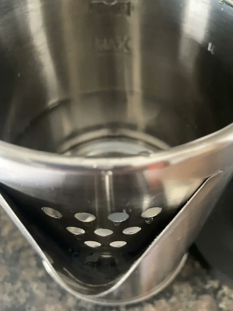 foto de Chaleira Elétrica Britânia 1,6l 1500w Base 360° Bche01 Cor Prata