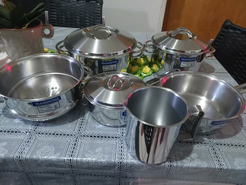 foto de Kit Jogo De Panelas Solar 6 Peças com Fundo Triplo e Tampas de Inox Tramontina