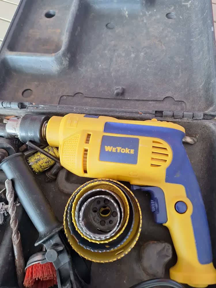 foto de Furadeira de Impacto Elétrica Wetoke 700W para Concreto e Parede 13mm