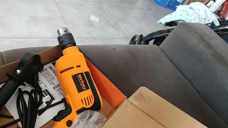 foto de Furadeira de Impacto Elétrica Wetoke 700W para Concreto e Parede 13mm