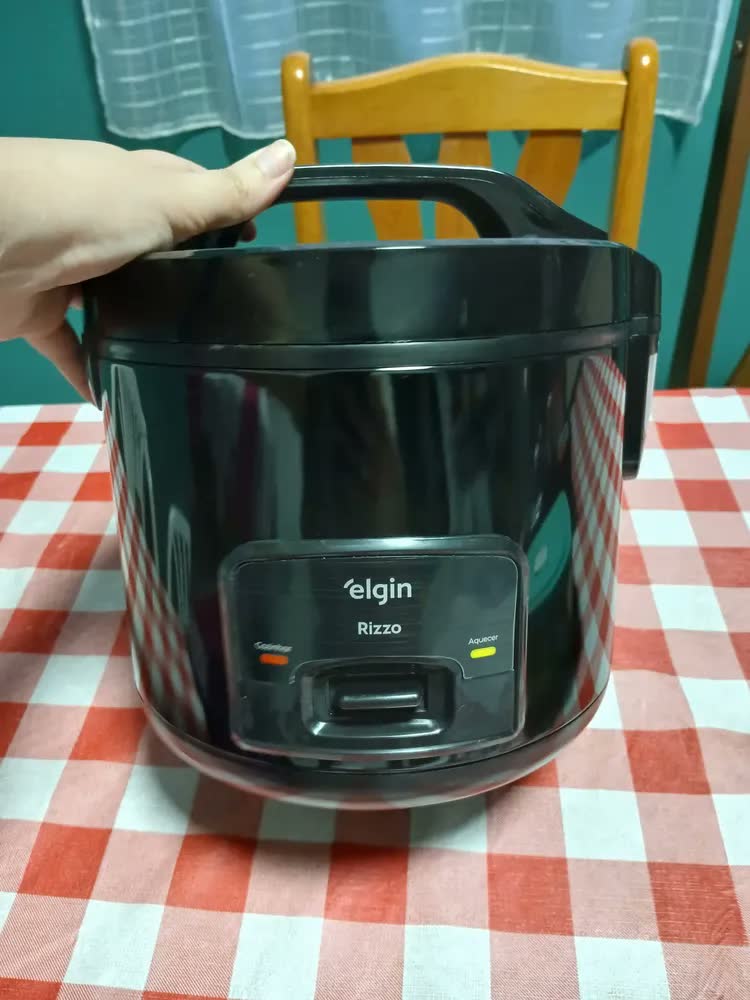 foto de Panela Elétrica De Arroz Rizzo Elgin 5 Xícaras, 400w