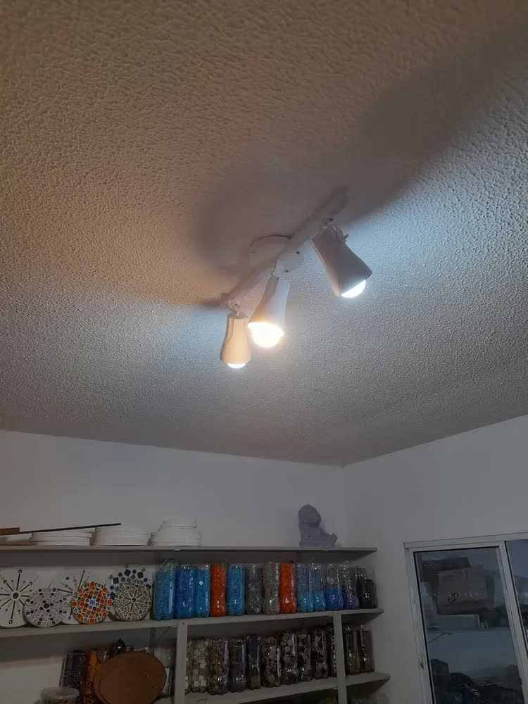 foto de Spot Trilho Direcionável Startec Octa 3 Lâmpadas E27 Preto Bivolt Teto