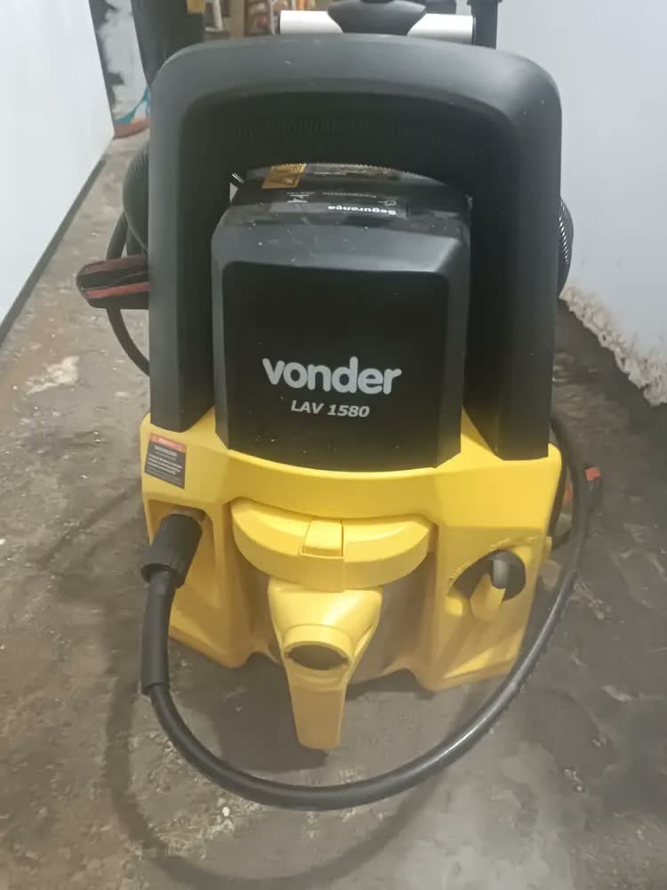 foto de Lavadora de Alta Pressão e Aspirador 2 em 1 LAV 1580 220V Vonder 1500W com Stop Total e Filtro HEPA