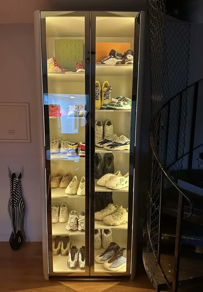 foto de Sapateira Espelhada 1 Porta MDF Branco Gelius Móveis 5 Prateleiras