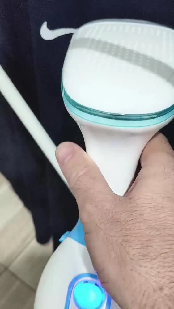 foto de Vaporizador De Roupas Portátil Passadeira Vapor Quente Ferro