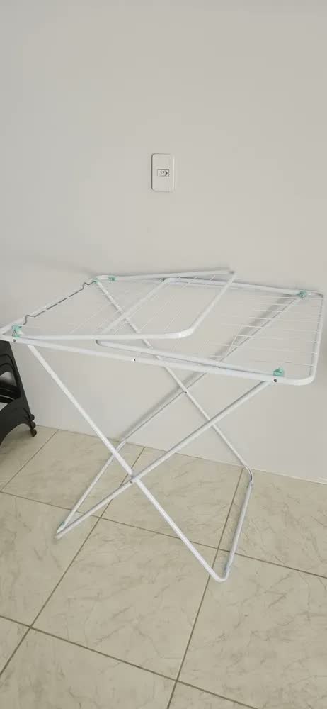 foto de Varal Roupa Chão Com Abas Maxi Grande 25kg Retrátil Dobrável Cor Preto