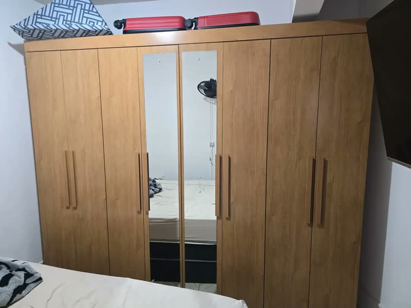 foto de Guarda Roupa 06 Portas Easy Slim Amendoa Clean/off White