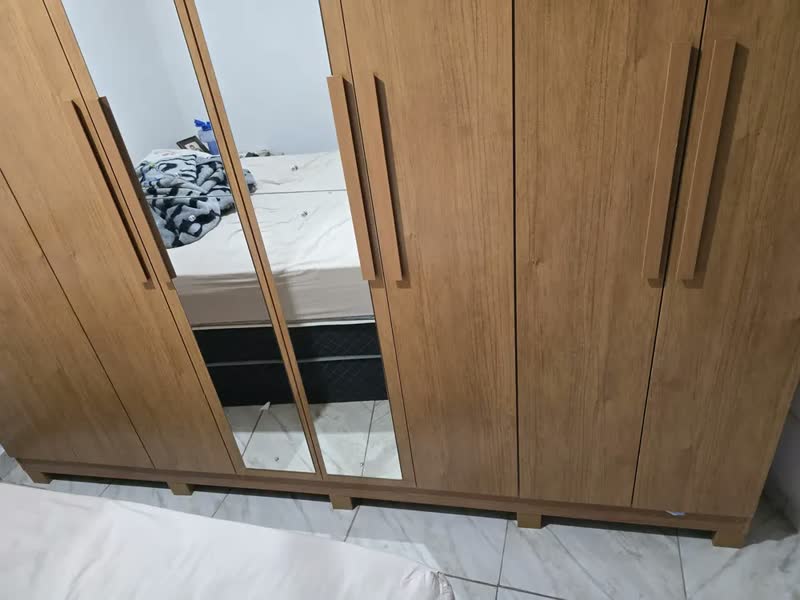 foto de Guarda Roupa 06 Portas Easy Slim Amendoa Clean/off White