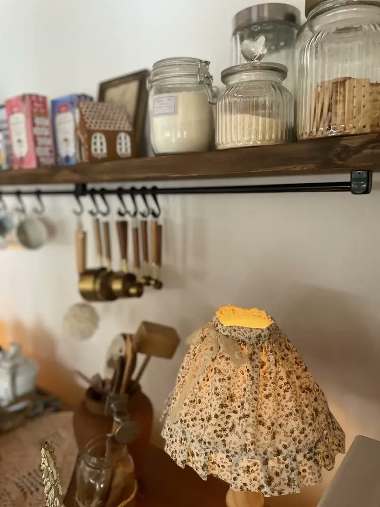 foto de 1 Prateleira Pinus Reta Painel Grossa Rustica 160x29 Cor Imbuia