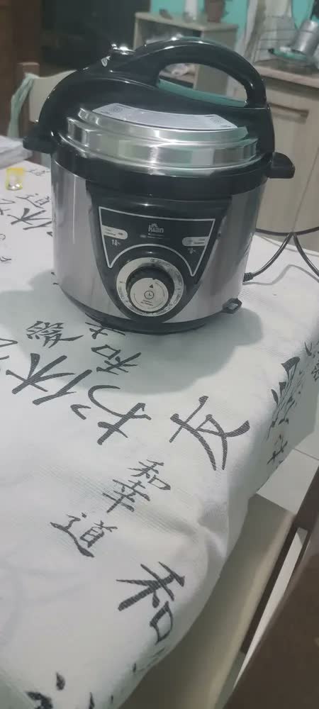 foto de Panela De Pressão Elétrica Kian 4l Inox Acessórios Cor Preto Frequência 50 Hz X 60 Hz