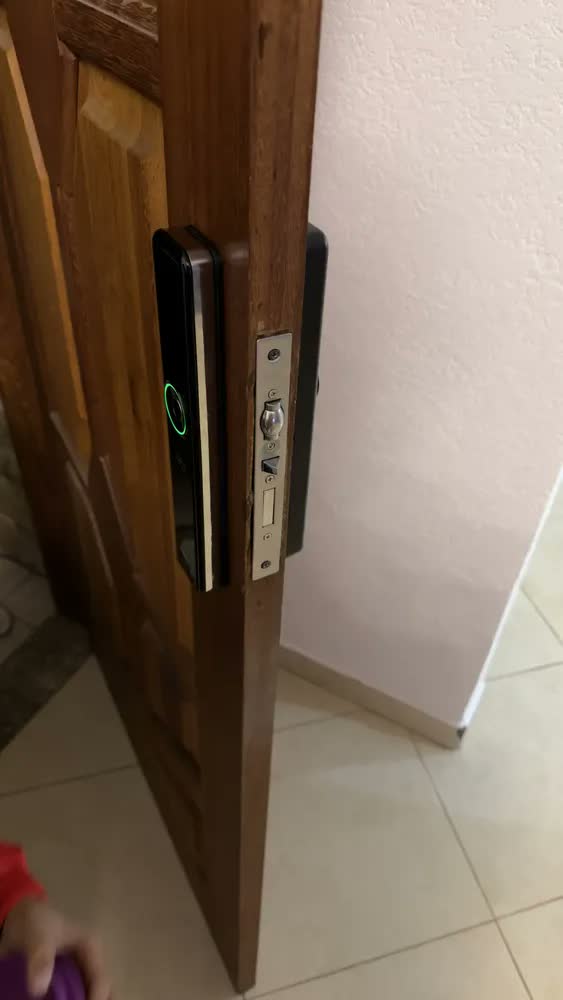 foto de Fechadura Smart De Embutir Intelbras IFR 7001 cor preto sem maçaneta