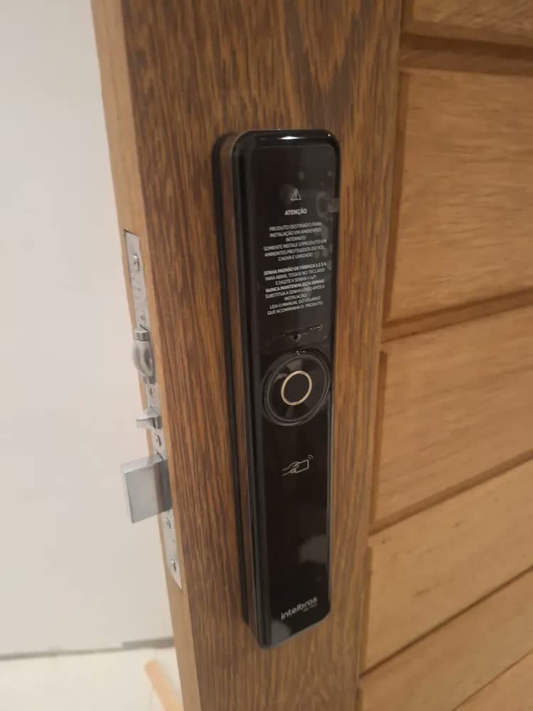 foto de Fechadura Smart De Embutir Intelbras IFR 7001 cor preto sem maçaneta