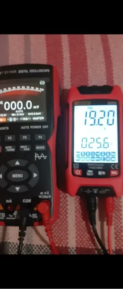 foto de Multímetro Digital Perfin PF102WY Inteligente com Seleção Automática para Tensão, Corrente e Frequência