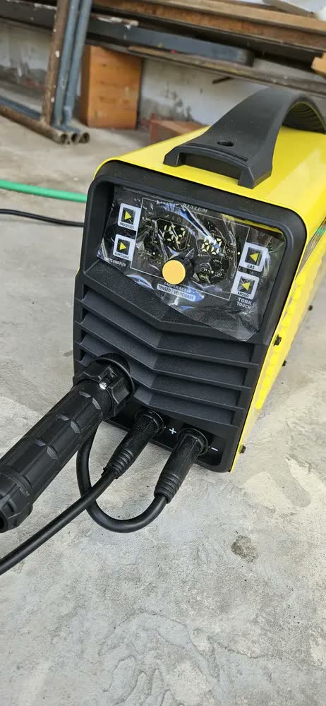 foto de Maquina Solda Super Tork KAB PROFISSIONAL Inversora Mig Gás Flex 160a 5kg Cor Amarelo