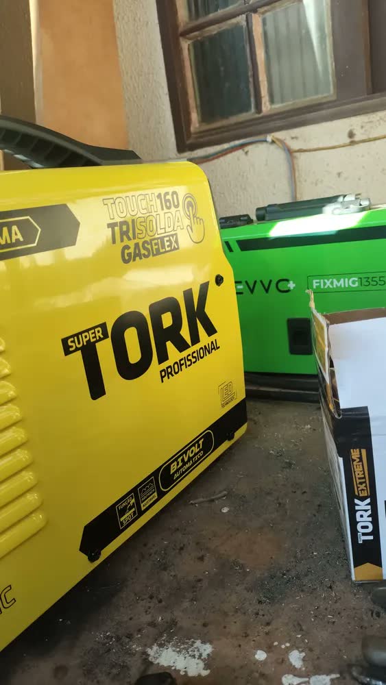 foto de Maquina Solda Super Tork KAB PROFISSIONAL Inversora Mig Gás Flex 160a 5kg Cor Amarelo