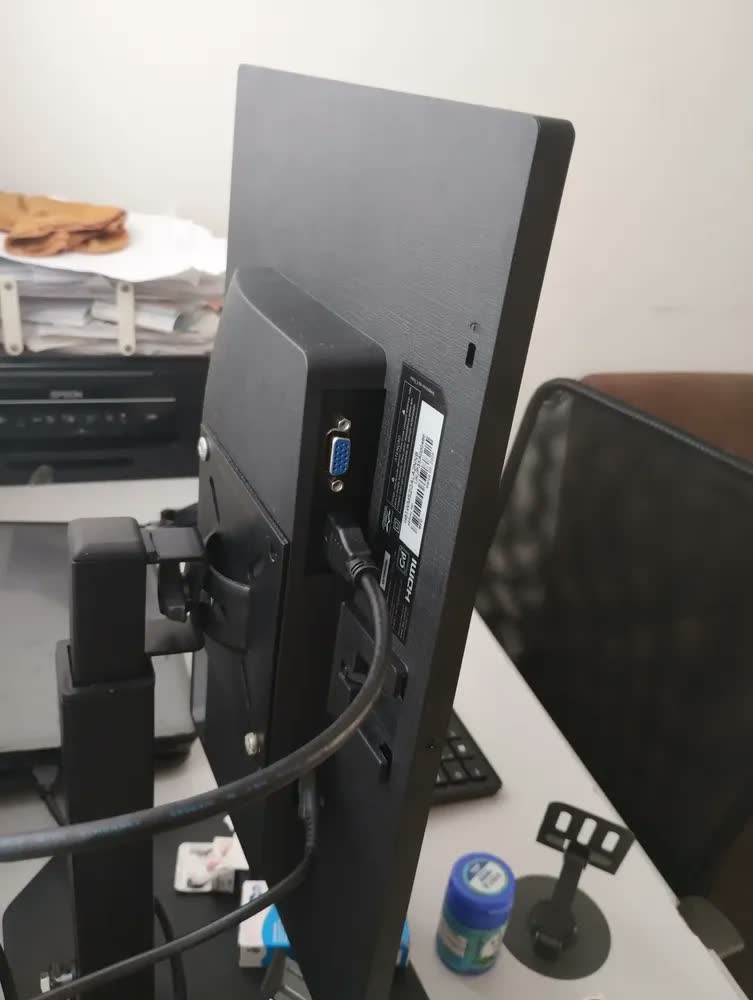 foto de Suporte Monitor Mesa ERGOFIT Preto Ajustável 14 a 32 Polegadas Inclinável Giratório