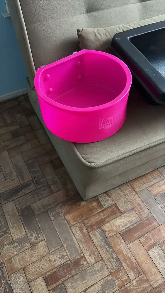 foto de Comedouro Elevado 20L Cinza Nosso Quintal Para Grandes Animais Ração Água