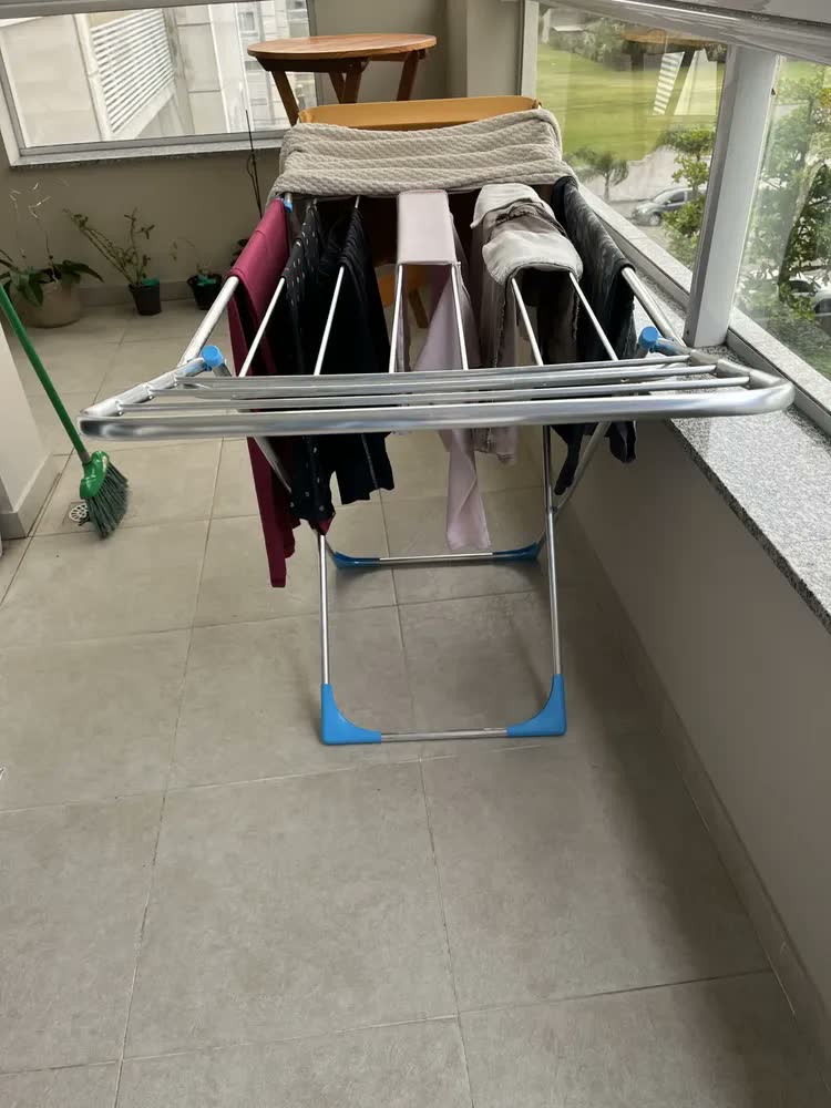 foto de Varal De Chão Alumínio Dobrável Ordez Com Abas Portátil 160cm