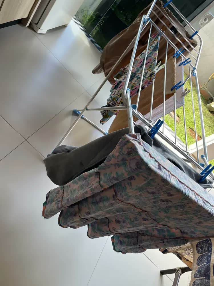 foto de Varal De Chão Alumínio Dobrável Ordez Com Abas Portátil 160cm