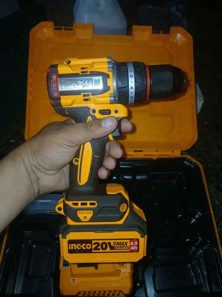 foto de Parafusadeira e furadeira de Impacto 96n.m Bl Ingco com 2 Bat. 4.0ah e Carregador