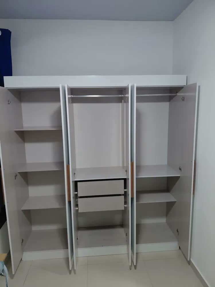 foto de Guarda-roupa Doripel New Xangai cor branco de mdf com 6 portas de dobradiças