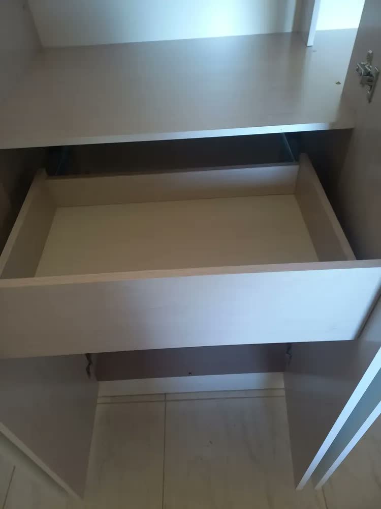 foto de Guarda-roupa Doripel New Xangai cor branco de mdf com 6 portas de dobradiças