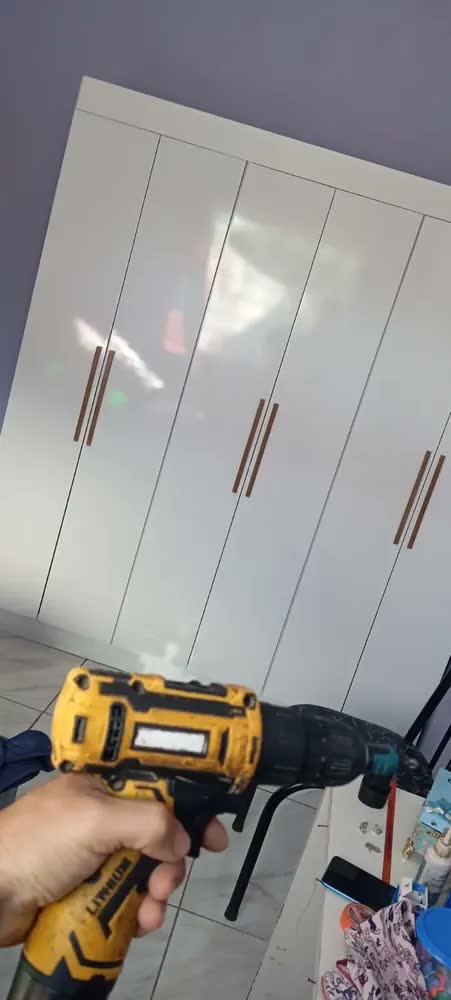 foto de Guarda-roupa Doripel New Xangai cor branco de mdf com 6 portas de dobradiças