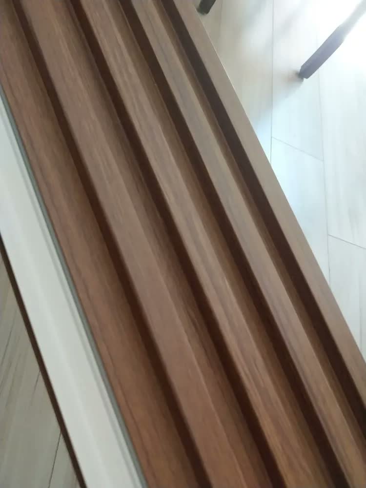 foto de Woopo Painel Ripado Wpc Para Parede 290x16cm 18mm Freijó