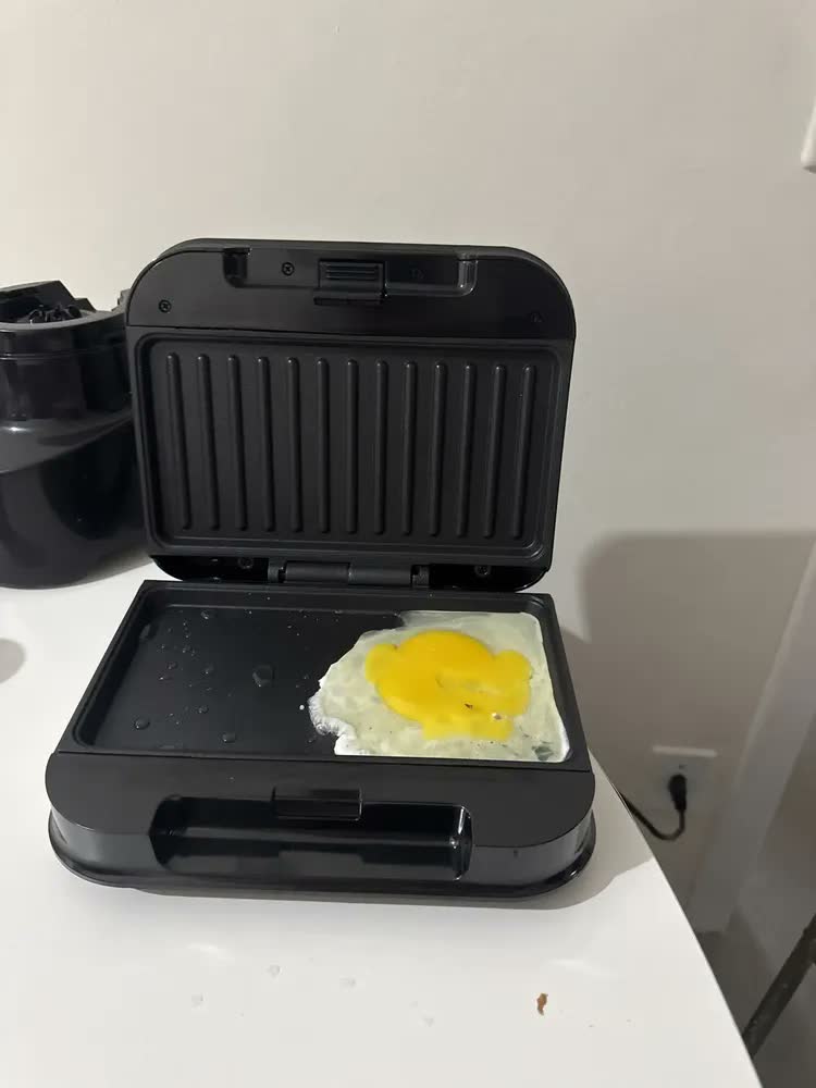 foto de Sanduicheira e Grill Britânia BGR25B 2 em 1 750W