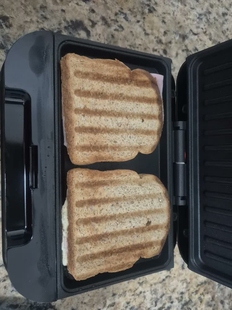 foto de Sanduicheira e Grill Britânia BGR25B 2 em 1 750W