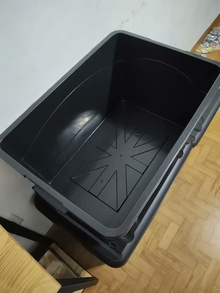 foto de Kit 4 Caixa Organizadora 95 Litros Com Travas Rodinhas Preto
