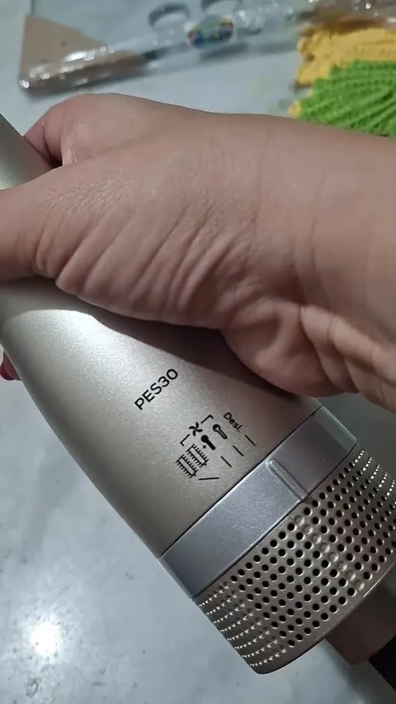 foto de Escova Secadora Pes30 Multicerdas 4 Em 1 1300w Philco Bivolt Prateado