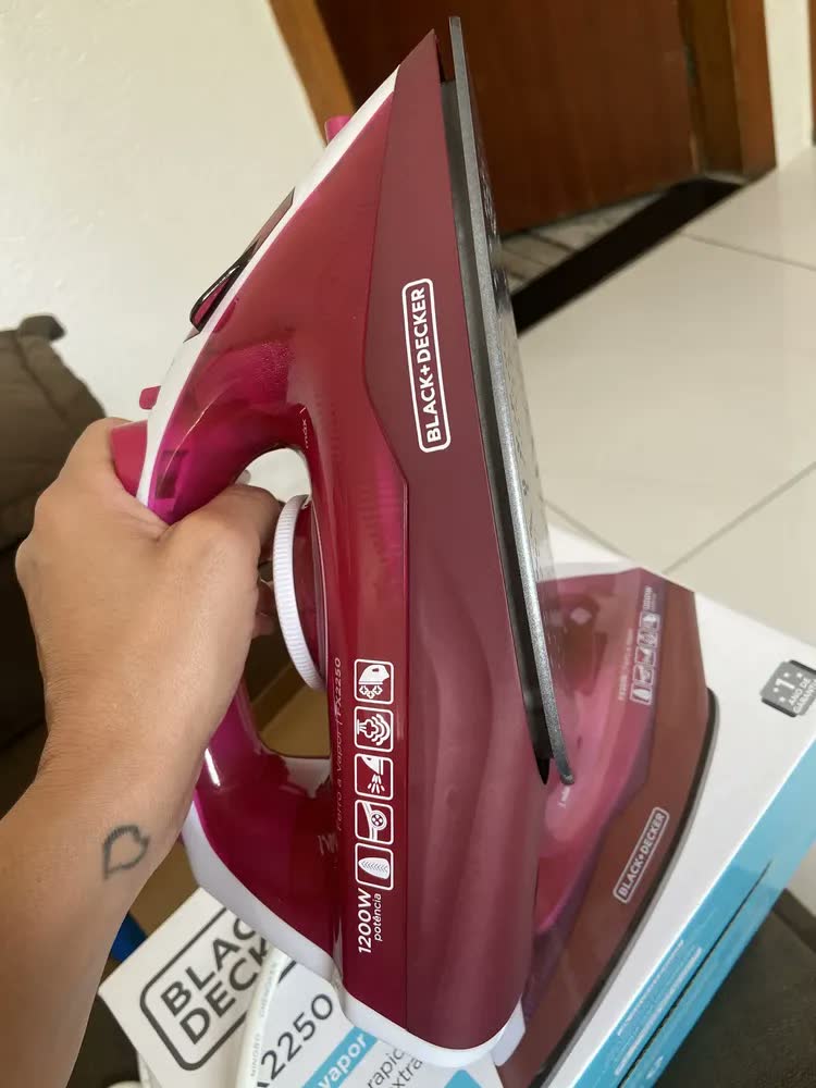 foto de Ferro De Passar Roupa À Seco Ou Vapor Black Decker Fx2250