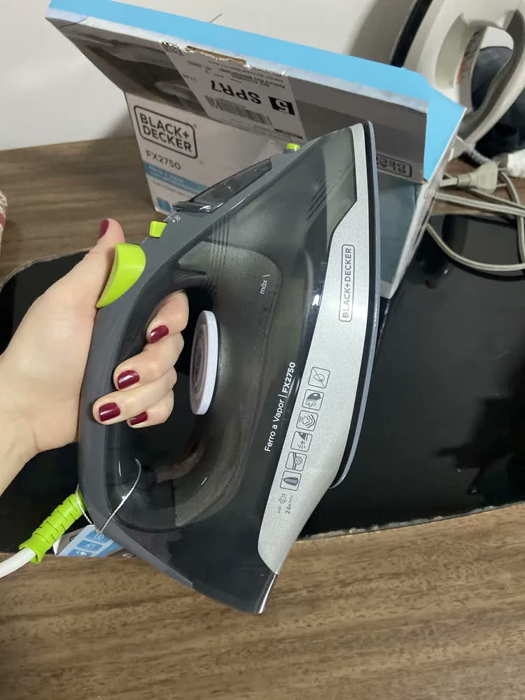foto de Ferro De Passar Roupa À Seco Ou Vapor Black Decker Fx2750